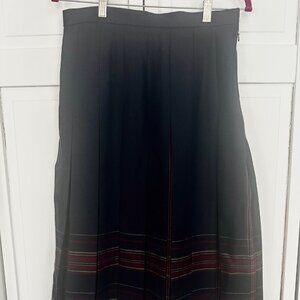 Navy Plaid Pleated Scottish Wool Midi Skirt from Scotland Size 8